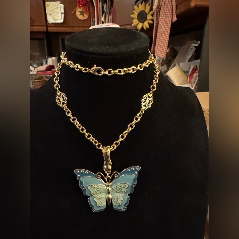 RMN Gold Tone Butterfly 🦋 Enamel Pendant Necklace And Stretchy Bracelet